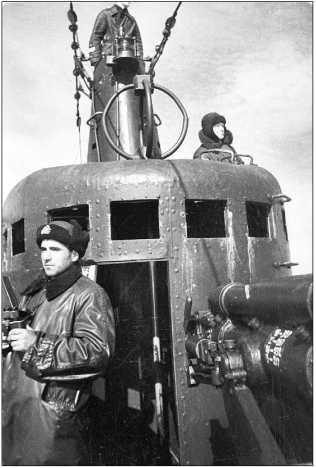 Иллюстрация к книге — Героические корабли Великой Отечественной [i_187.jpg]