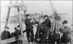 Иллюстрация к книге — Героические корабли Великой Отечественной [i_204.jpg]