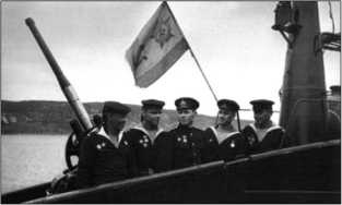 Иллюстрация к книге — Героические корабли Великой Отечественной [i_219.jpg]