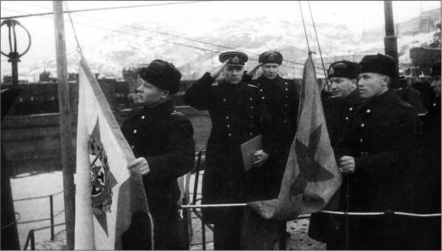 Иллюстрация к книге — Героические корабли Великой Отечественной [i_236.jpg]