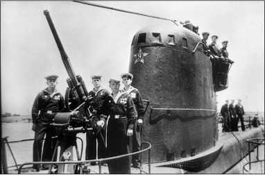 Иллюстрация к книге — Героические корабли Великой Отечественной [i_252.jpg]