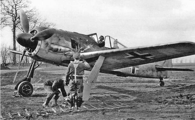 Иллюстрация к книге — Фокке-Вульф Fw 190, 1936-1945 [pic_20.jpg]