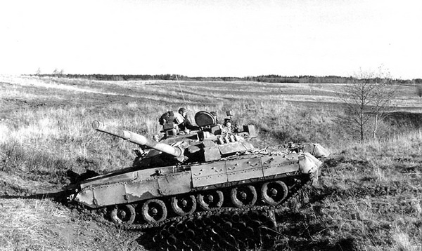 Иллюстрация к книге — Танк Т-80 [i_028.jpg]
