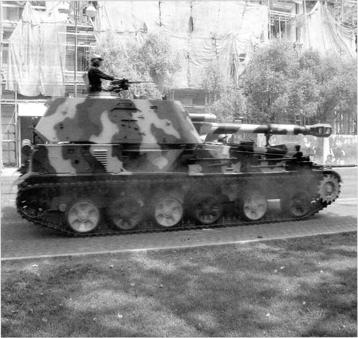 Иллюстрация к книге — Самоходные артиллерийские установки «Акация», «Тюльпан» и «Гиацинт» [i_063.jpg]