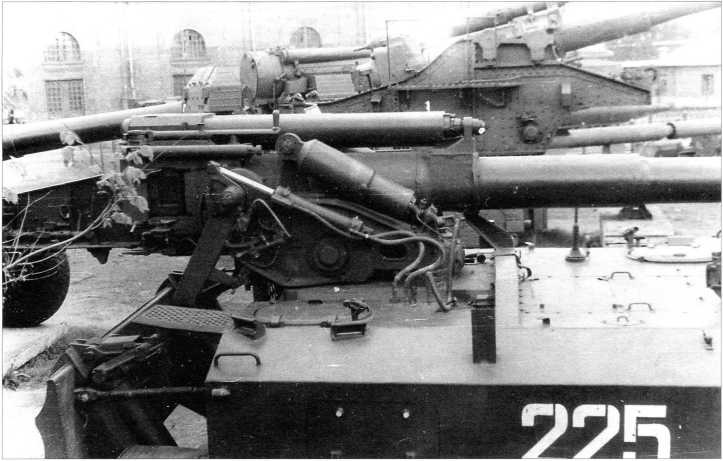 Иллюстрация к книге — Самоходные артиллерийские установки «Акация», «Тюльпан» и «Гиацинт» [i_087.jpg]