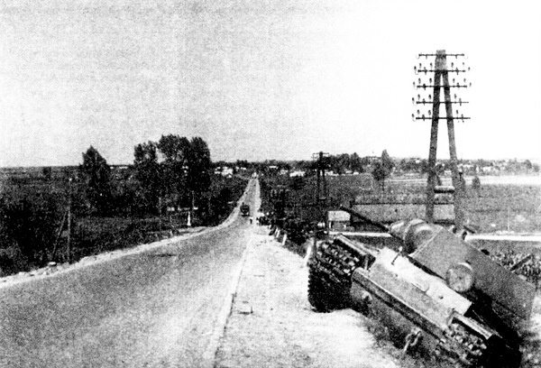 Иллюстрация к книге — Тяжёлый танк КВ в бою [i_009.jpg]