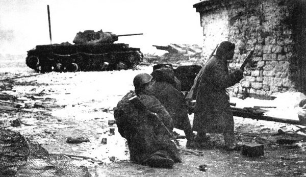 Иллюстрация к книге — Тяжёлый танк КВ в бою [i_045.jpg]