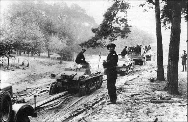 Иллюстрация к книге — Танки Блицкрига Pz.I и Pz.II [i_039.jpg]