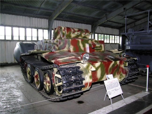 Иллюстрация к книге — Танки Блицкрига Pz.I и Pz.II [i_150.jpg]