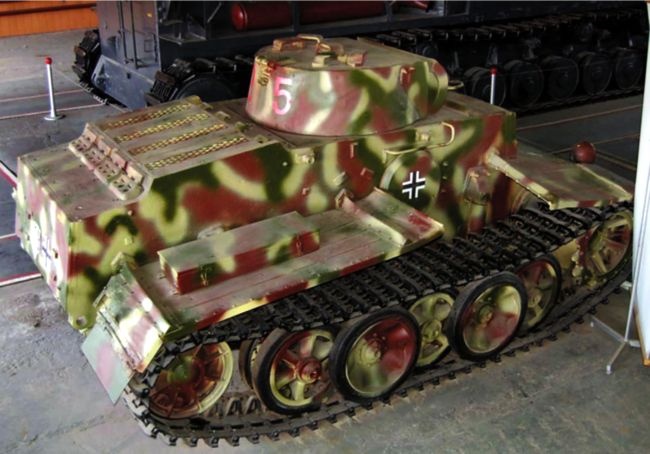 Иллюстрация к книге — Танки Блицкрига Pz.I и Pz.II [i_151.jpg]