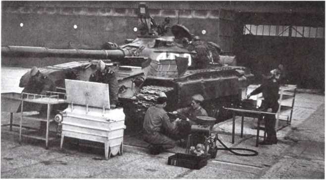 Иллюстрация к книге — Т-72. Уральская броня против НАТО [i_163.jpg]