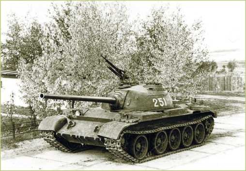 Иллюстрация к книге — Т-54 и Т-55. «Танк-солдат» [i_030.jpg]