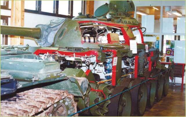 Иллюстрация к книге — Т-54 и Т-55. «Танк-солдат» [i_032.jpg]