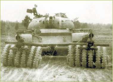 Иллюстрация к книге — Т-54 и Т-55. «Танк-солдат» [i_137.jpg]