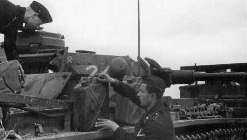 Иллюстрация к книге — Panzer III: Стальной символ блицкрига [i_098.jpg]