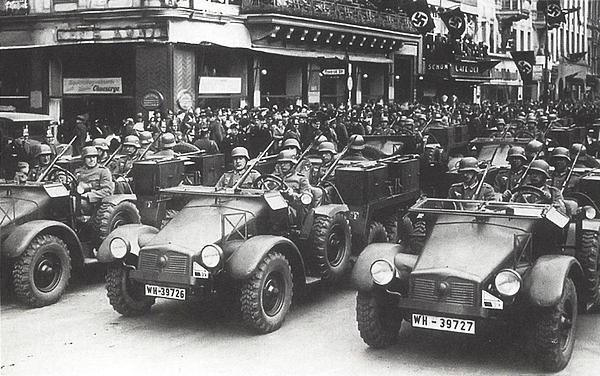 Иллюстрация к книге — Танковый блицкриг [i_003.jpg]