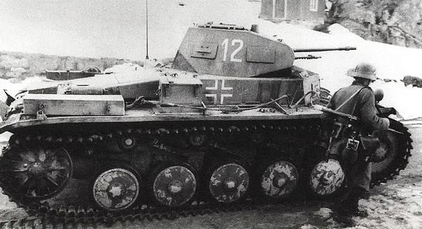 Иллюстрация к книге — Танковый блицкриг [i_047.jpg]