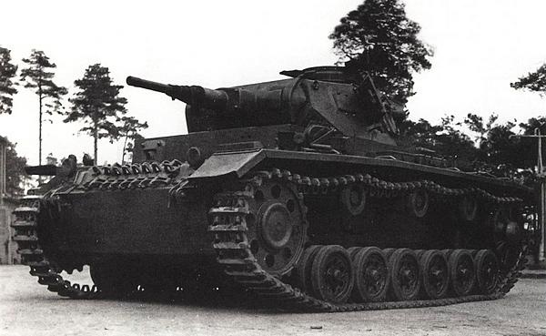 Иллюстрация к книге — Танковый блицкриг [i_115.jpg]