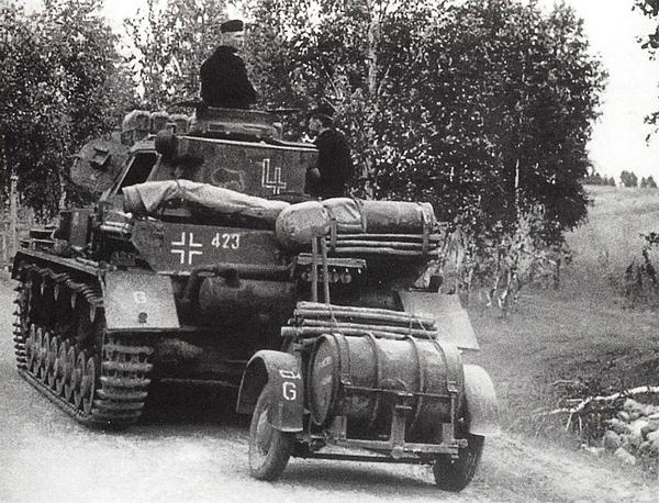 Иллюстрация к книге — Танковый блицкриг [i_224.jpg]