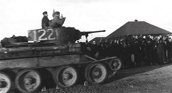 Иллюстрация к книге — Танковый блицкриг [i_287.jpg]