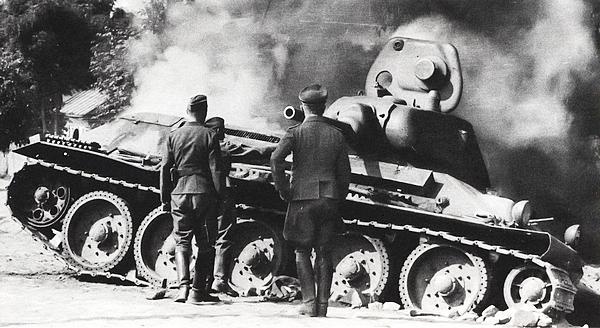 Иллюстрация к книге — Танковый блицкриг [i_295.jpg]