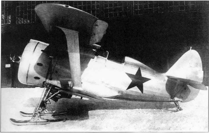 Иллюстрация к книге — Истребитель И-153 «Чайка» [i_034.jpg]