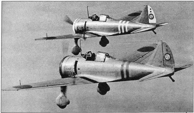 Иллюстрация к книге — Истребитель И-153 «Чайка» [i_041.jpg]