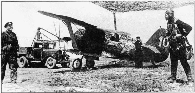 Иллюстрация к книге — Истребитель И-153 «Чайка» [i_063.jpg]