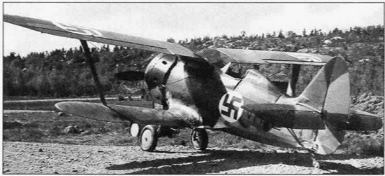 Иллюстрация к книге — Истребитель И-153 «Чайка» [i_067.jpg]