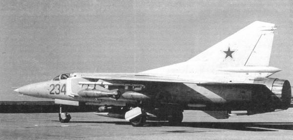 Иллюстрация к книге — Истребитель-бомбардировщик МиГ-27 [i_014.jpg]