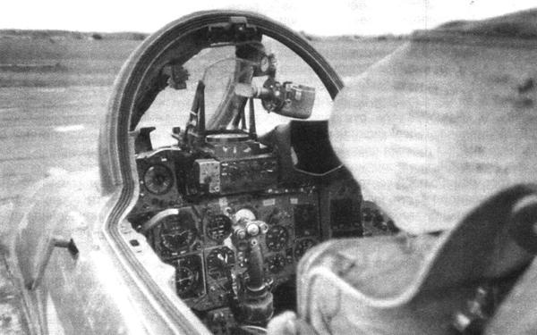 Иллюстрация к книге — Истребитель-бомбардировщик МиГ-27 [i_074.jpg]