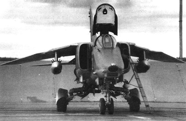 Иллюстрация к книге — Истребитель-бомбардировщик МиГ-27 [i_082.jpg]