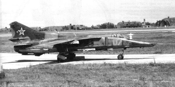 Иллюстрация к книге — Истребитель-бомбардировщик МиГ-27 [i_090.jpg]