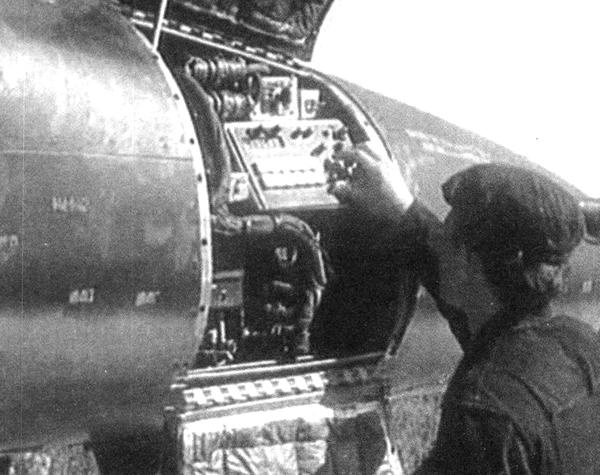 Иллюстрация к книге — Истребитель-бомбардировщик МиГ-27 [i_094.jpg]