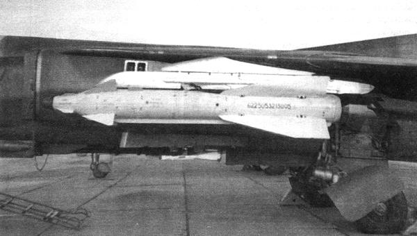 Иллюстрация к книге — Истребитель-бомбардировщик МиГ-27 [i_097.jpg]