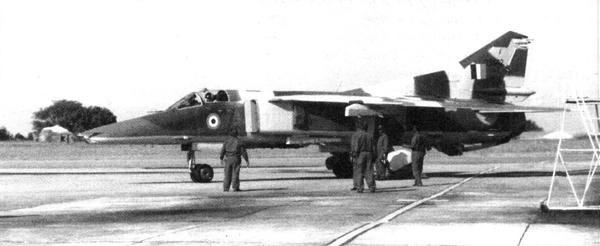 Иллюстрация к книге — Истребитель-бомбардировщик МиГ-27 [i_103.jpg]