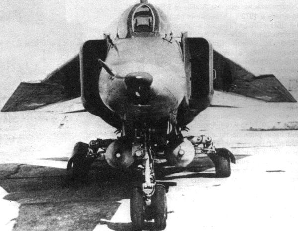 Иллюстрация к книге — Истребитель-бомбардировщик МиГ-27 [i_106.jpg]