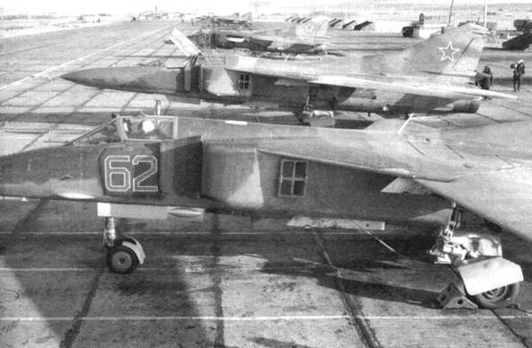 Иллюстрация к книге — Истребитель-бомбардировщик МиГ-27 [i_107.jpg]