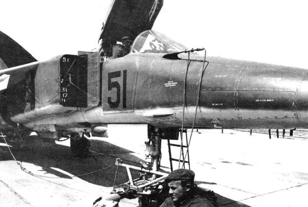 Иллюстрация к книге — Истребитель-бомбардировщик МиГ-27 [i_108.jpg]