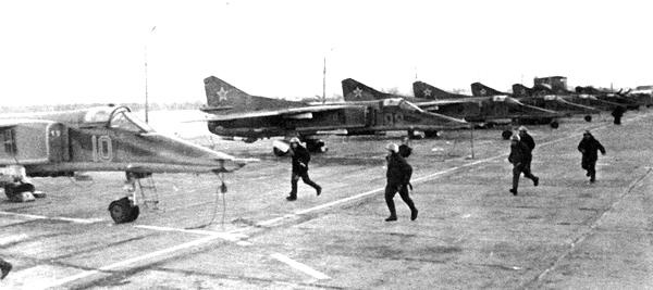 Иллюстрация к книге — Истребитель-бомбардировщик МиГ-27 [i_127.jpg]