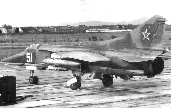 Иллюстрация к книге — Истребитель-бомбардировщик МиГ-27 [i_137.jpg]