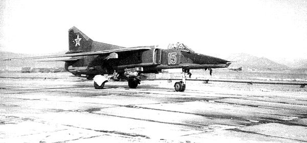 Иллюстрация к книге — Истребитель-бомбардировщик МиГ-27 [i_140.jpg]