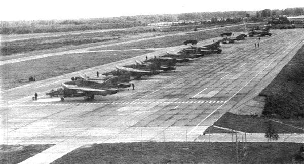 Иллюстрация к книге — Истребитель-бомбардировщик МиГ-27 [i_165.jpg]