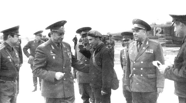 Иллюстрация к книге — Истребитель-бомбардировщик МиГ-27 [i_170.jpg]