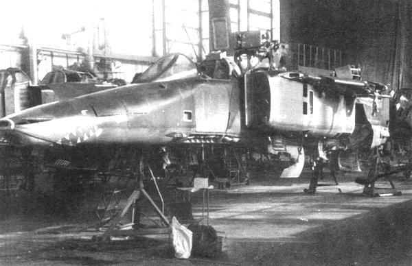 Иллюстрация к книге — Истребитель-бомбардировщик МиГ-27 [i_171.jpg]