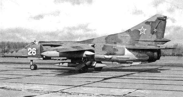 Иллюстрация к книге — Истребитель-бомбардировщик МиГ-27 [i_174.jpg]