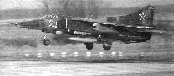 Иллюстрация к книге — Истребитель-бомбардировщик МиГ-27 [i_176.jpg]