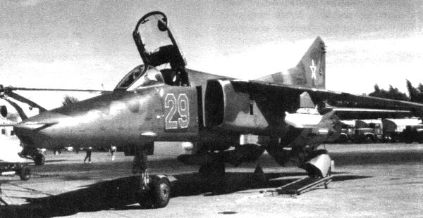 Иллюстрация к книге — Истребитель-бомбардировщик МиГ-27 [i_178.jpg]