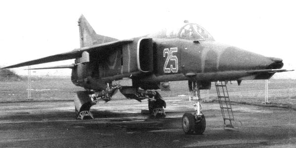 Иллюстрация к книге — Истребитель-бомбардировщик МиГ-27 [i_187.jpg]