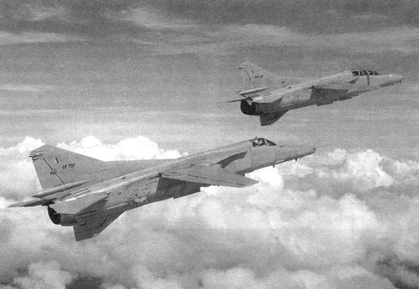 Иллюстрация к книге — Истребитель-бомбардировщик МиГ-27 [i_195.jpg]